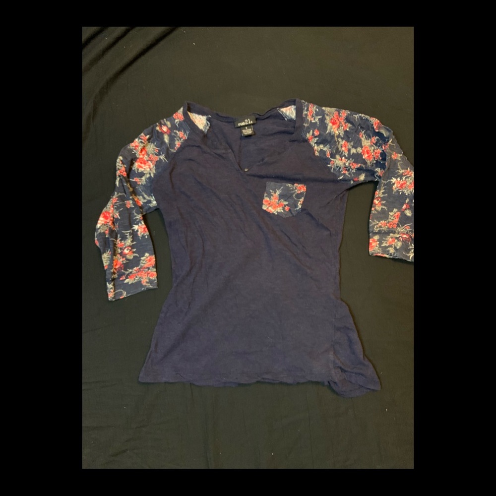 1/4 sleeve. Dark blue & floral. Sz S.